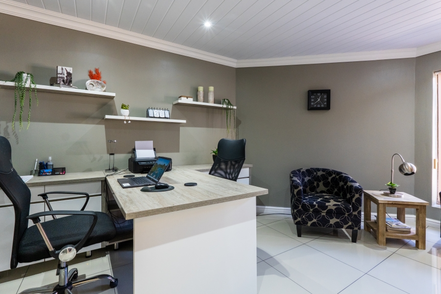 4 Bedroom Property for Sale in Linkside Western Cape